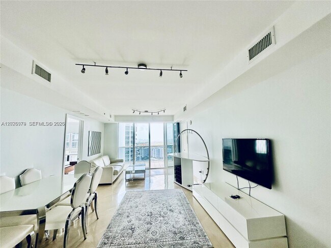 Building Photo - 18201 Collins Ave