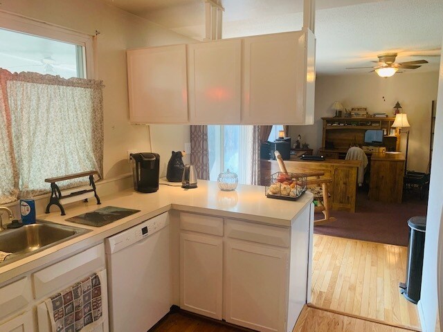 Building Photo - 731 Winchester Dr