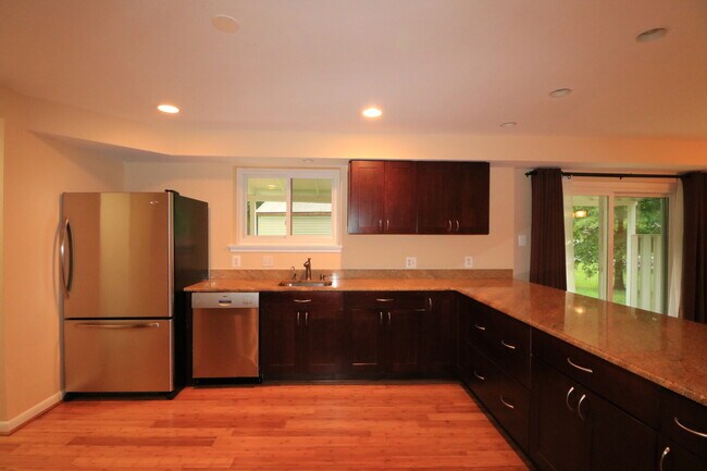 Building Photo - "Coming Soon". 4 bed + 2.5 Bath Stunning Split-Level in Kemp Mill