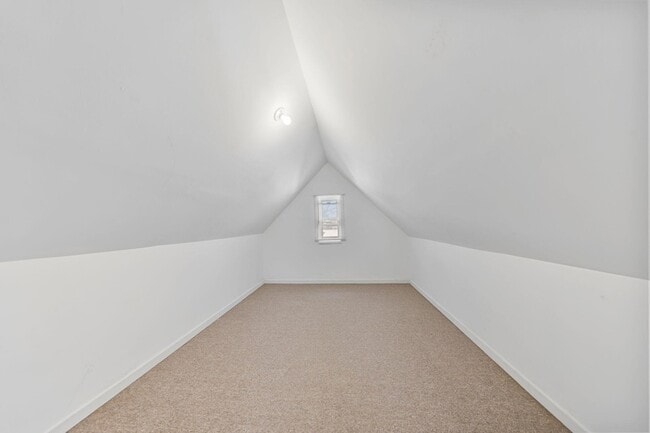 Building Photo - 820 Brown St