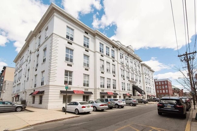 Building Photo - 450 7th St