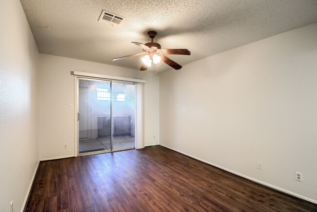 Building Photo - 2 Bedroom condo in Chandler