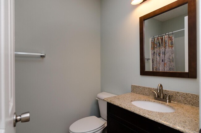 Building Photo - 10167 Creekside Dr SE