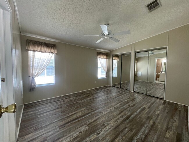 Building Photo - 2 BR 2 BATH Annual Rental in Barefoot Bay Available JUNE 2025