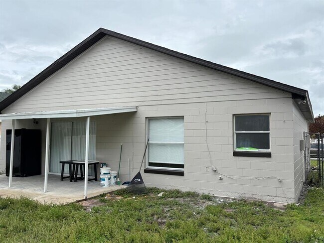 Building Photo - 2154 Rj Cir