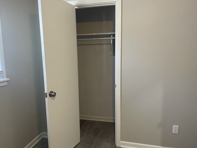 Building Photo - 1708 E 2nd St