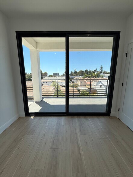 Building Photo - 615 Manchester Terrace