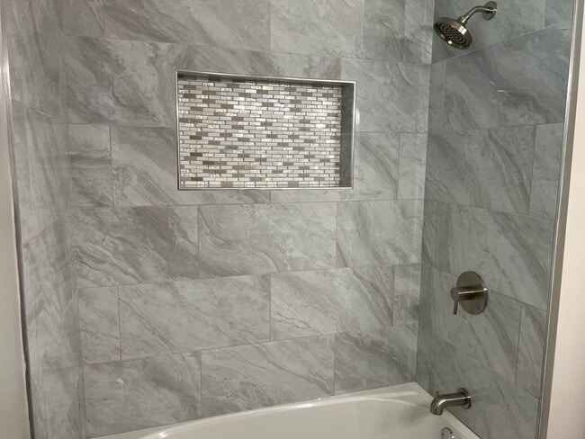 Building Photo - 3 bd, 1 bth single family Virginia Beach