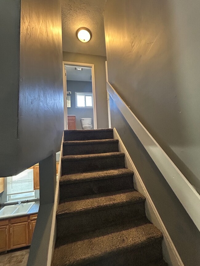 Building Photo - 101 W 1st St