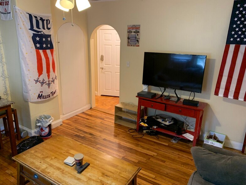 41A Cross St., #A, Somerville - 41 Cross St