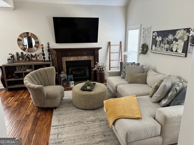 Building Photo - 305 Taylor Elaine Dr