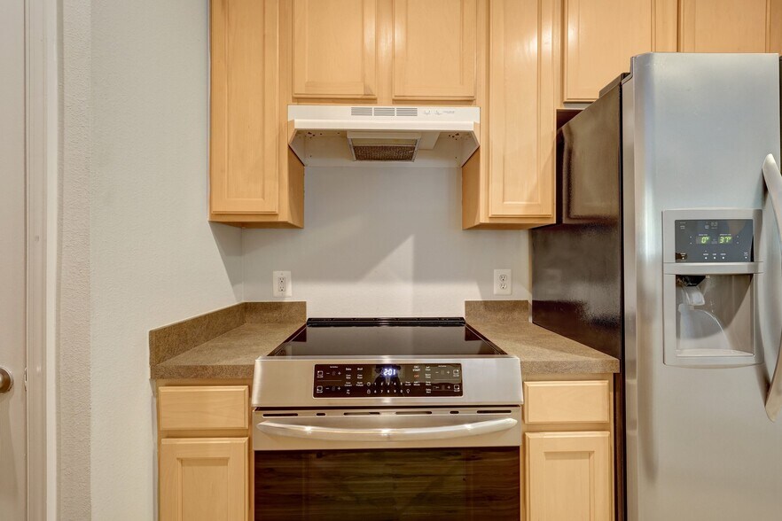 Building Photo - 42421 Rockrose Sq