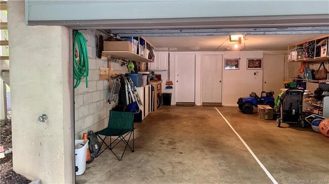 Building Photo - 3 Oakwood Dr