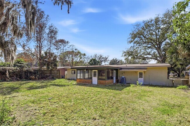 Building Photo - 1913 Baldwin Dr