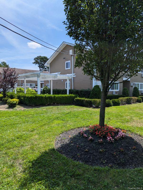 Building Photo - 1735 N Gardiner Dr