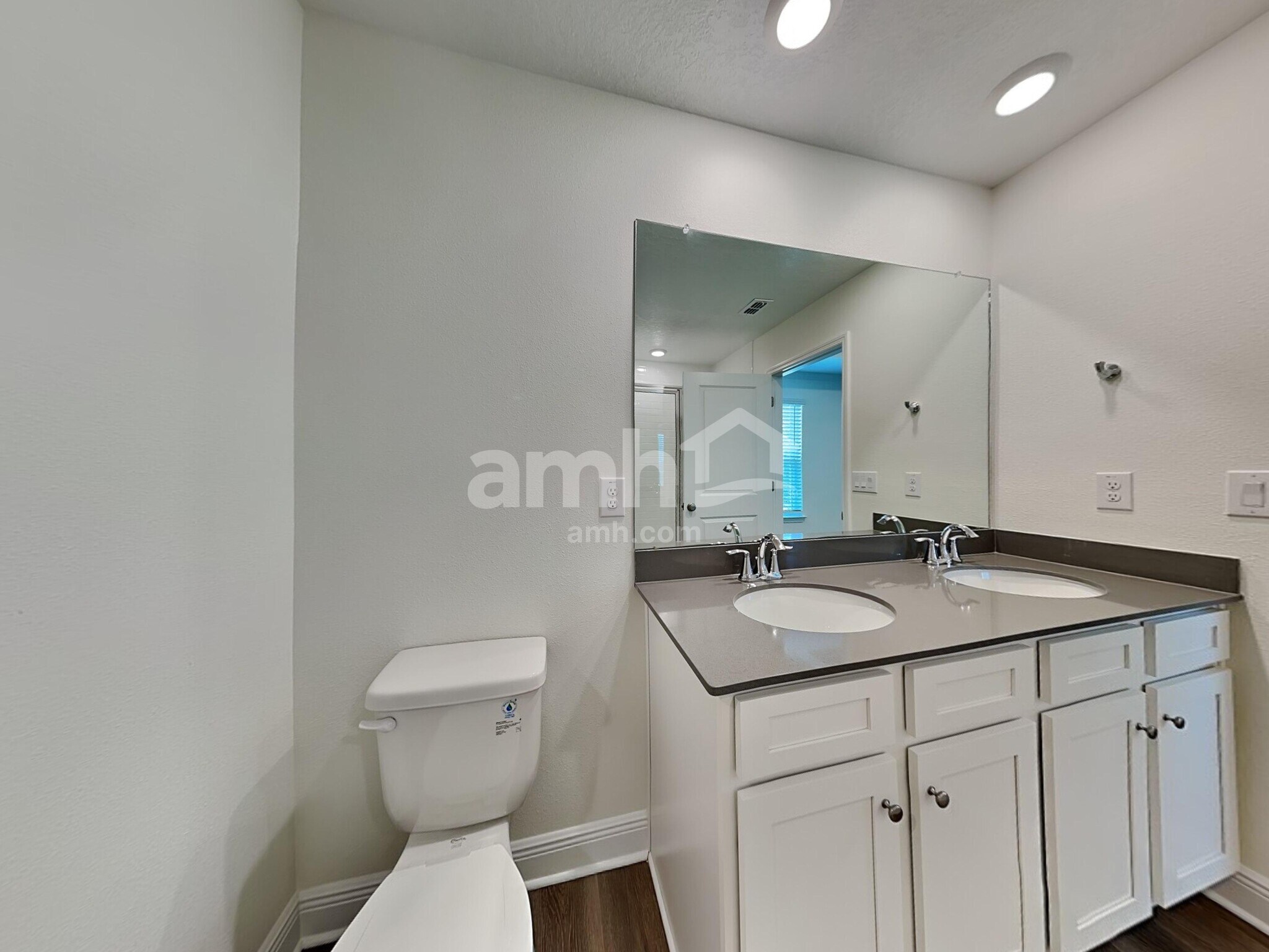 Building Photo - 27154 St Andrews Ave