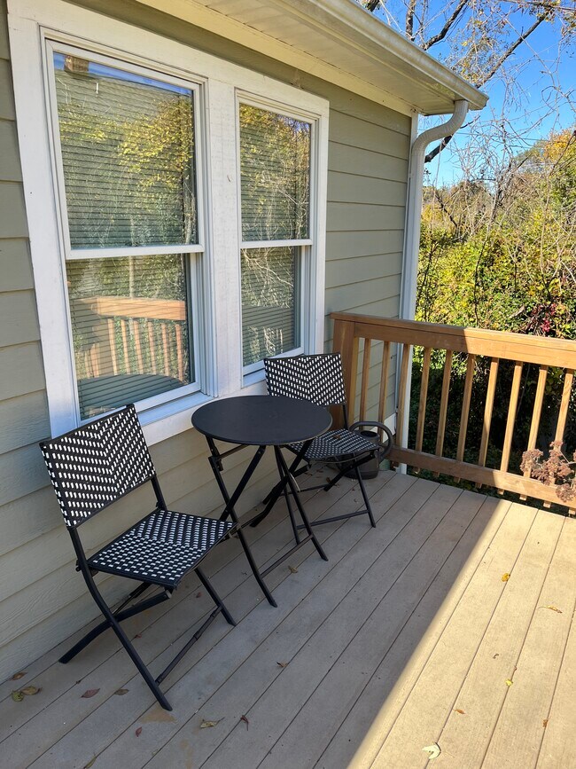 Building Photo - 32 Pine Grove Ave