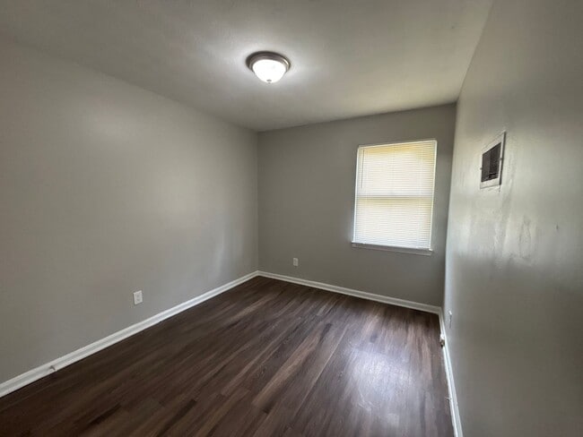 Building Photo - 4496 Range Line Rd