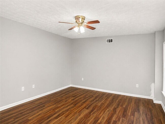 Building Photo - 2657 Amberly Glen Dr
