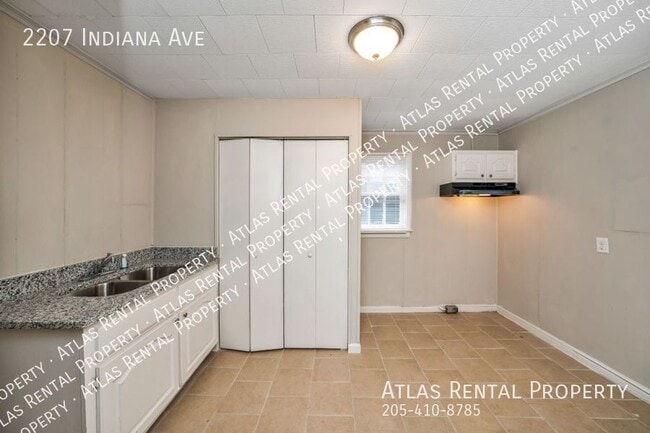 Building Photo - 2207 Indiana Ave