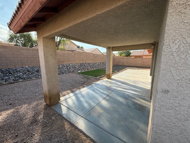 Building Photo - 4942 S Rinaldi Dr