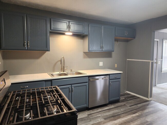 Building Photo - 628 NE 34th St