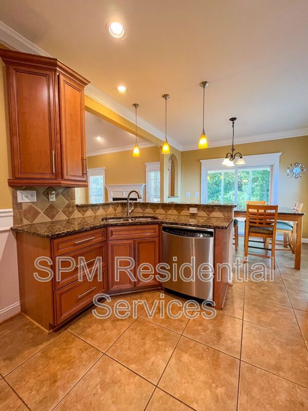Building Photo - 726 Wine Cellar Cir