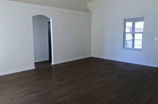 Building Photo - Coming Soon!  Beautifully Updated Home with Screened Porch Retreat