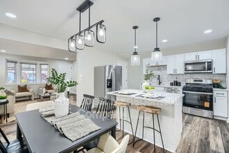 Building Photo - 1221 Glenwood Ave