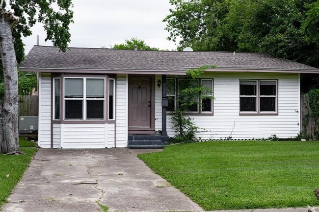 Primary Photo - 616 17th Ave N