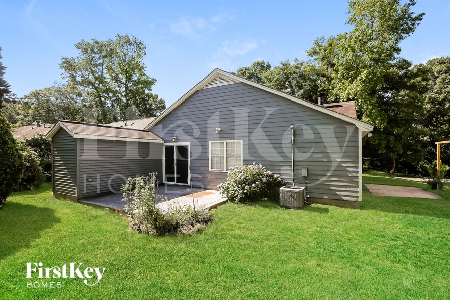 Building Photo - 12300 Danby Rd