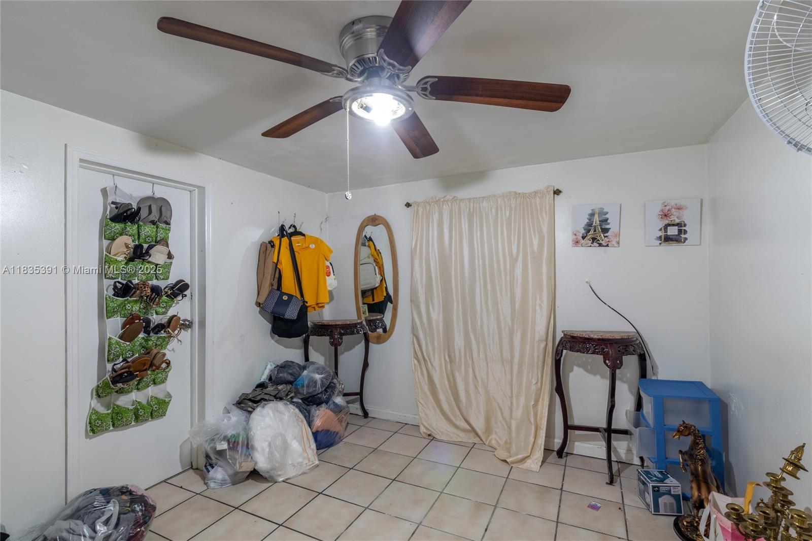 Building Photo - 3925 SW 88th Pl