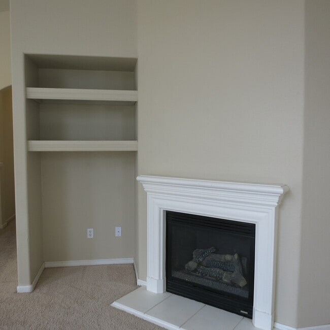 Building Photo - Cozy 3 bedroom