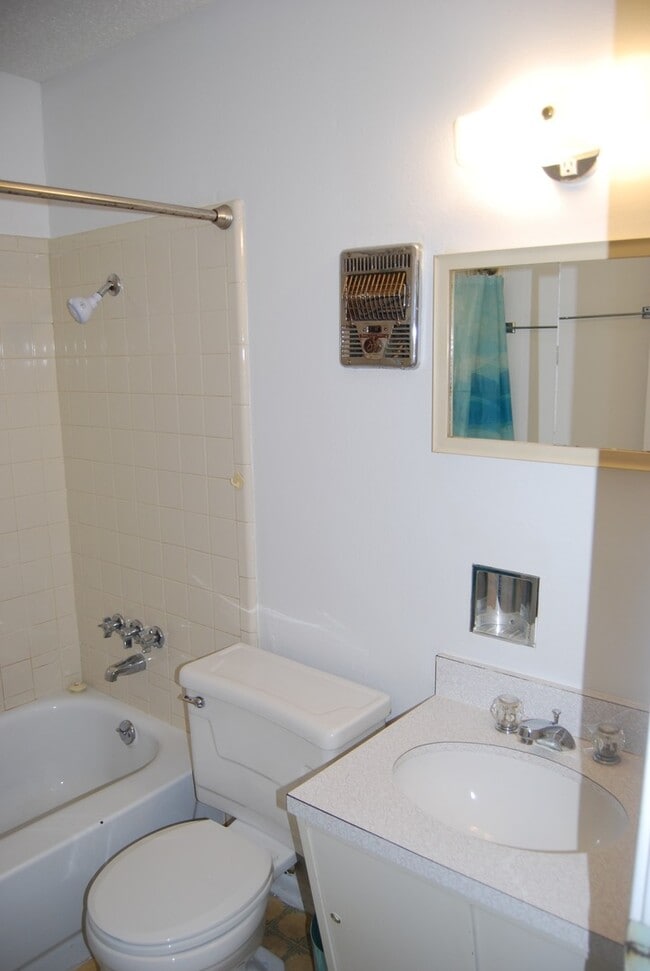 Building Photo - Beautiful 3 Bed, 1.5 Bath Home in the Hear...