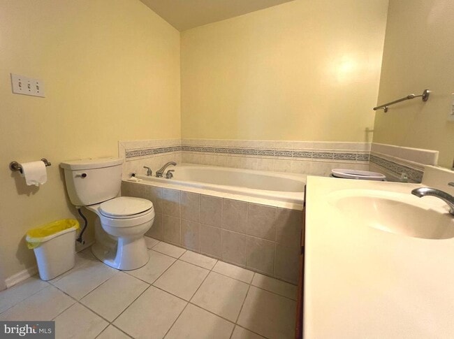 Building Photo - 6030 Helmsman Way