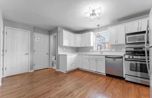 Building Photo - Modern & Spacious Rental Unit Available