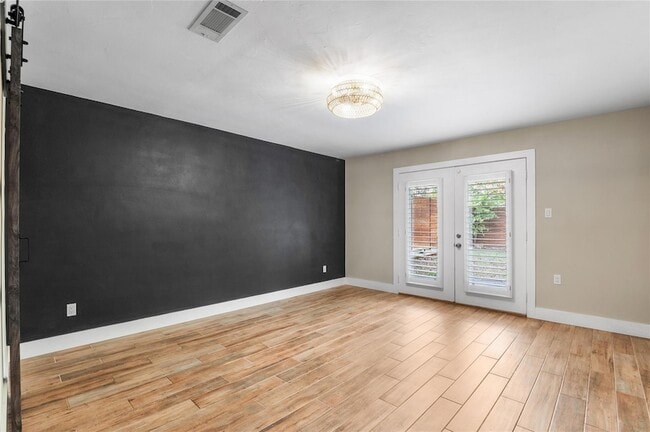 Building Photo - 1104 Durham Dr