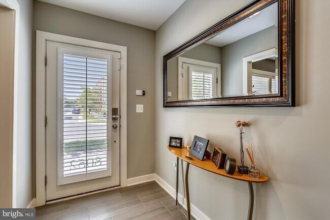 Building Photo - 8052 Red Hook St