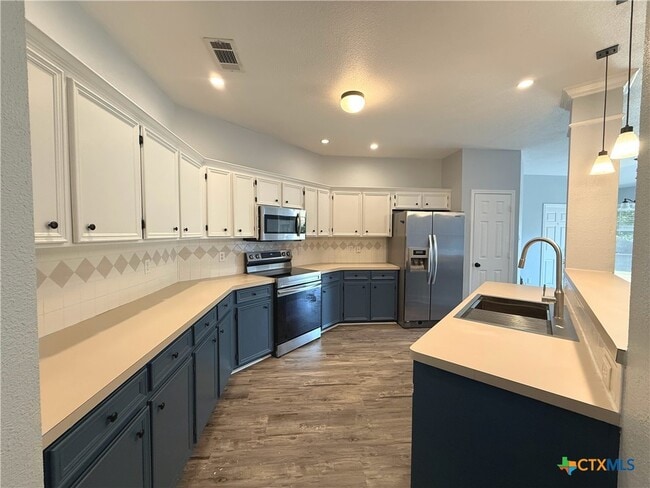 Building Photo - 106 Snake Dance Dr