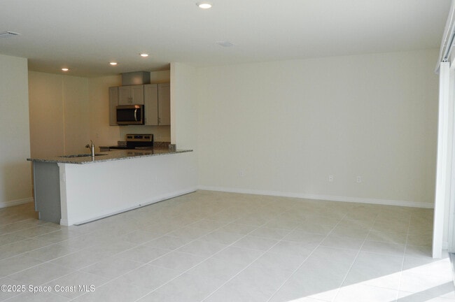Building Photo - 2712 Golden Trout Ln