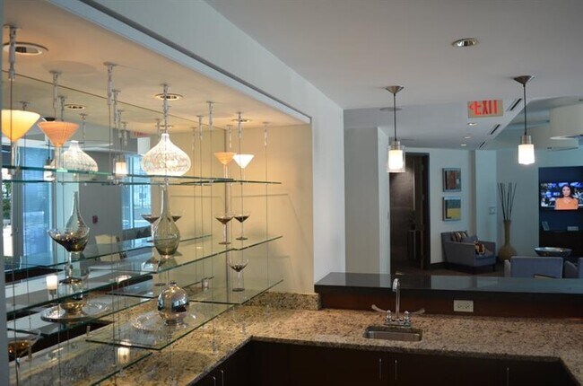 Building Photo - 400 W Peachtree St NW