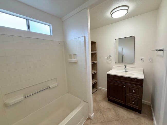 Building Photo - Beautiful 2 Bed / 2 Bath Home Near North Park with Expansive Outdoor Space + Garage!