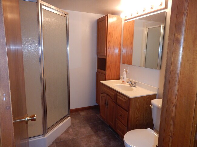 Building Photo - 2214 Anna Ave