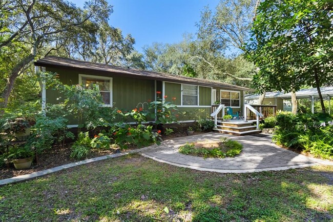 Building Photo - 13838 Friendship Ln