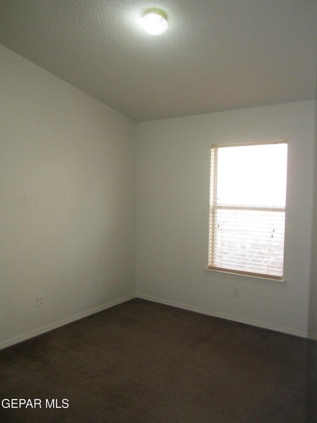 Building Photo - 6572 Dakota Ridge Dr