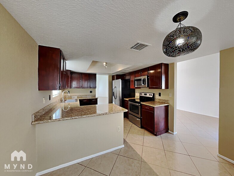 Building Photo - 10037 E Stella Rd