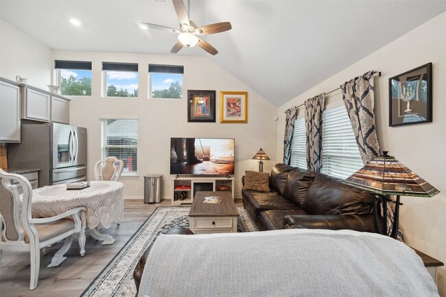 Building Photo - 257 N Lynx Trail