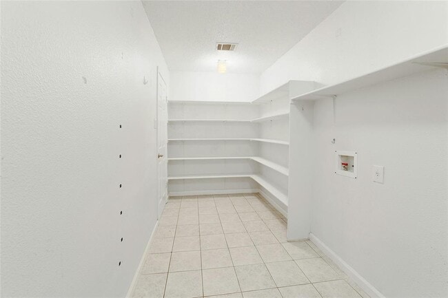 Building Photo - 1909 Marysol Trail