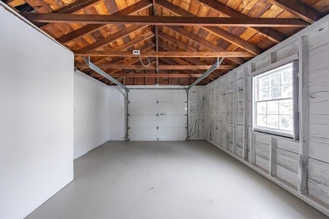 Building Photo - 24 Bossi Ave