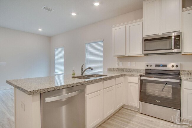 Building Photo - 9400 Nature Crk Ln